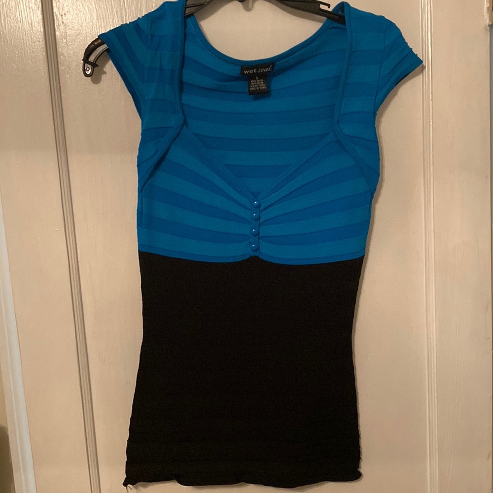 Wet seal top